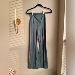 OFFLINE by aerie Real Me High Waisted Crossover Flare Leggings size Medium